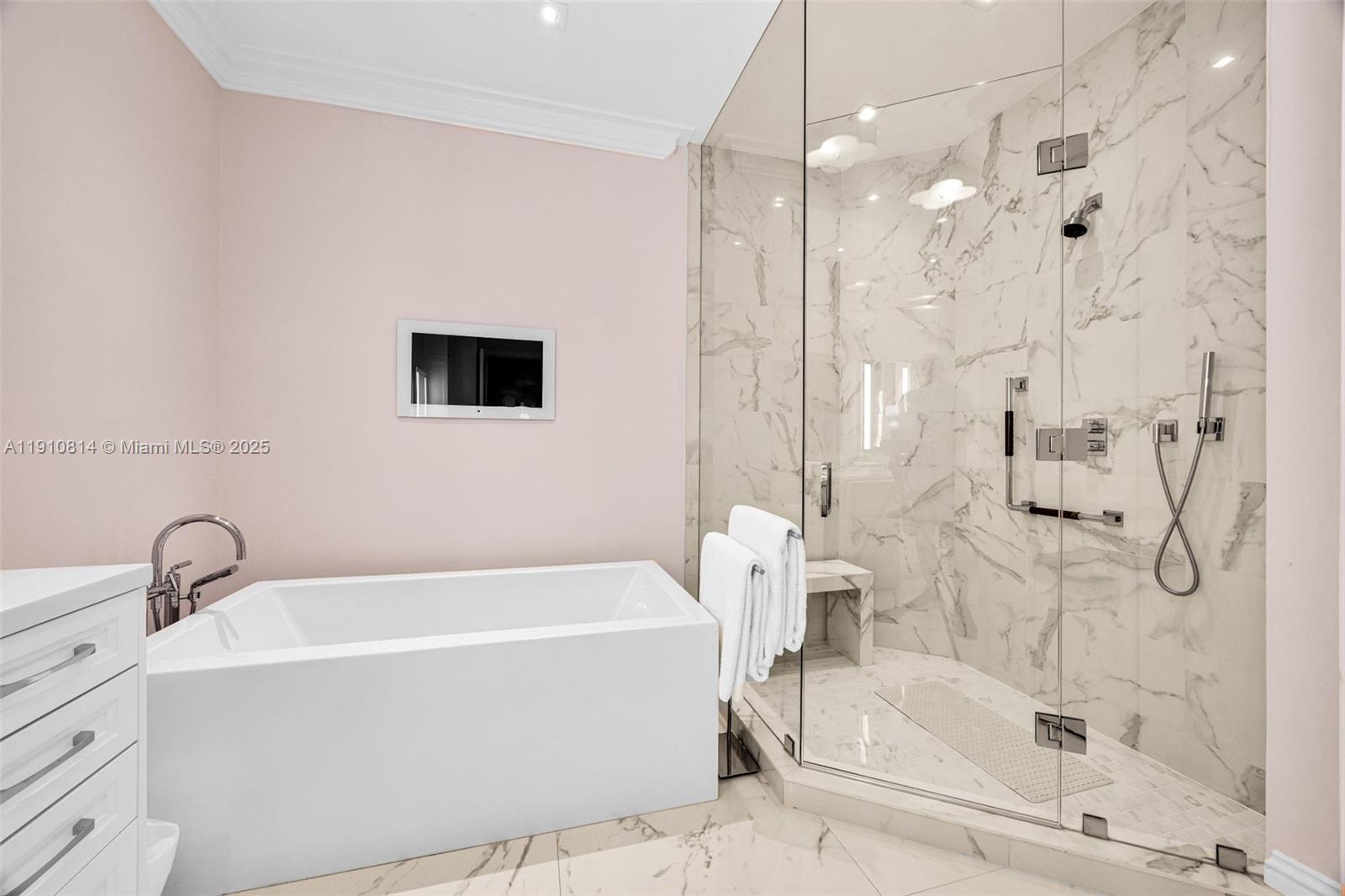 10 Edgewater Dr #PH-C, Coral Gables FL 33133