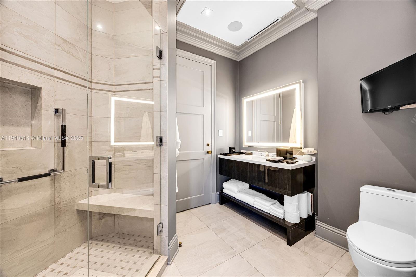10 Edgewater Dr #PH-C, Coral Gables FL 33133