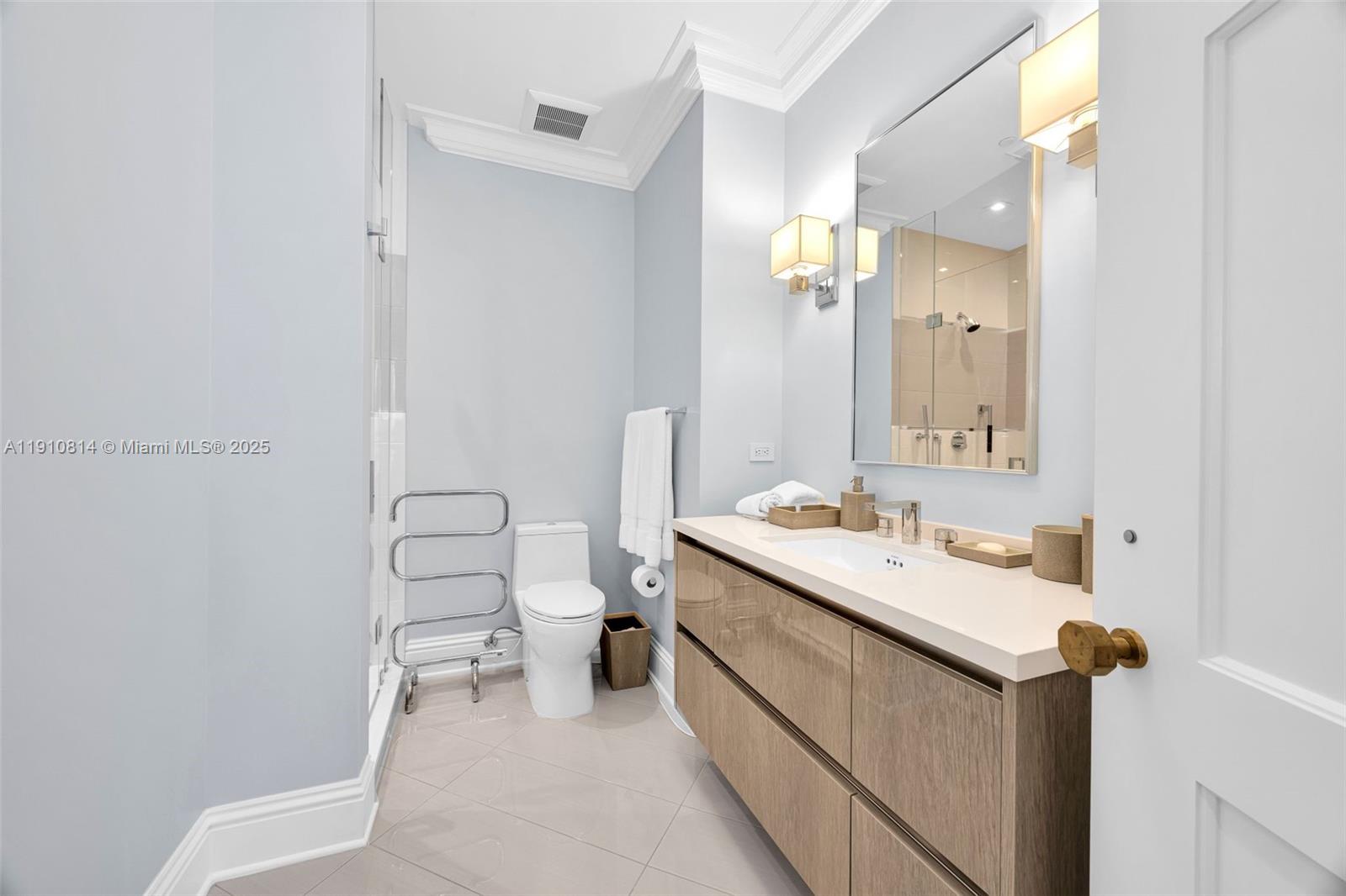 10 Edgewater Dr #PH-C, Coral Gables FL 33133