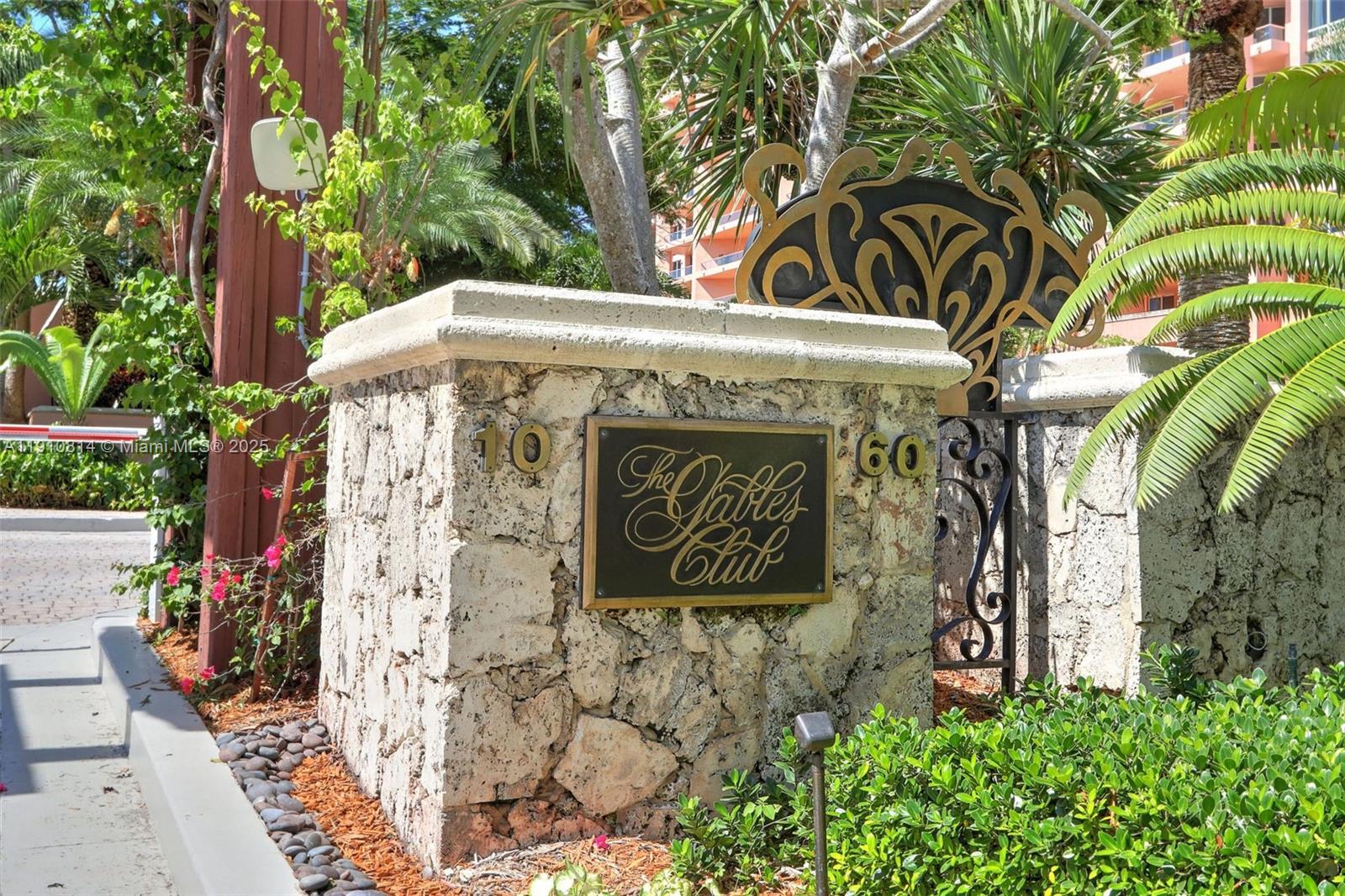 10 Edgewater Dr #PH-C, Coral Gables FL 33133