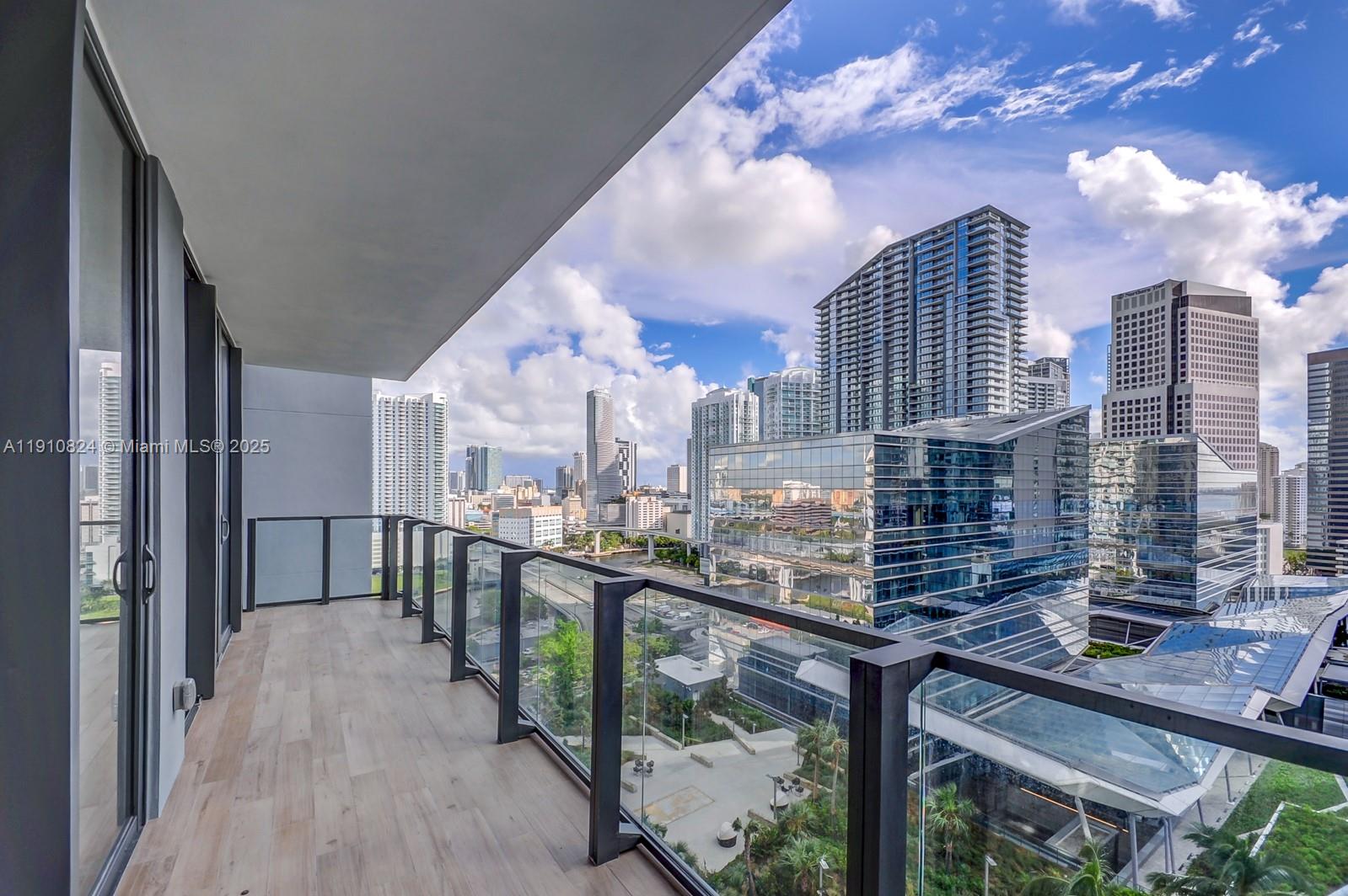88 SW 7th St #1503, Miami FL 33130