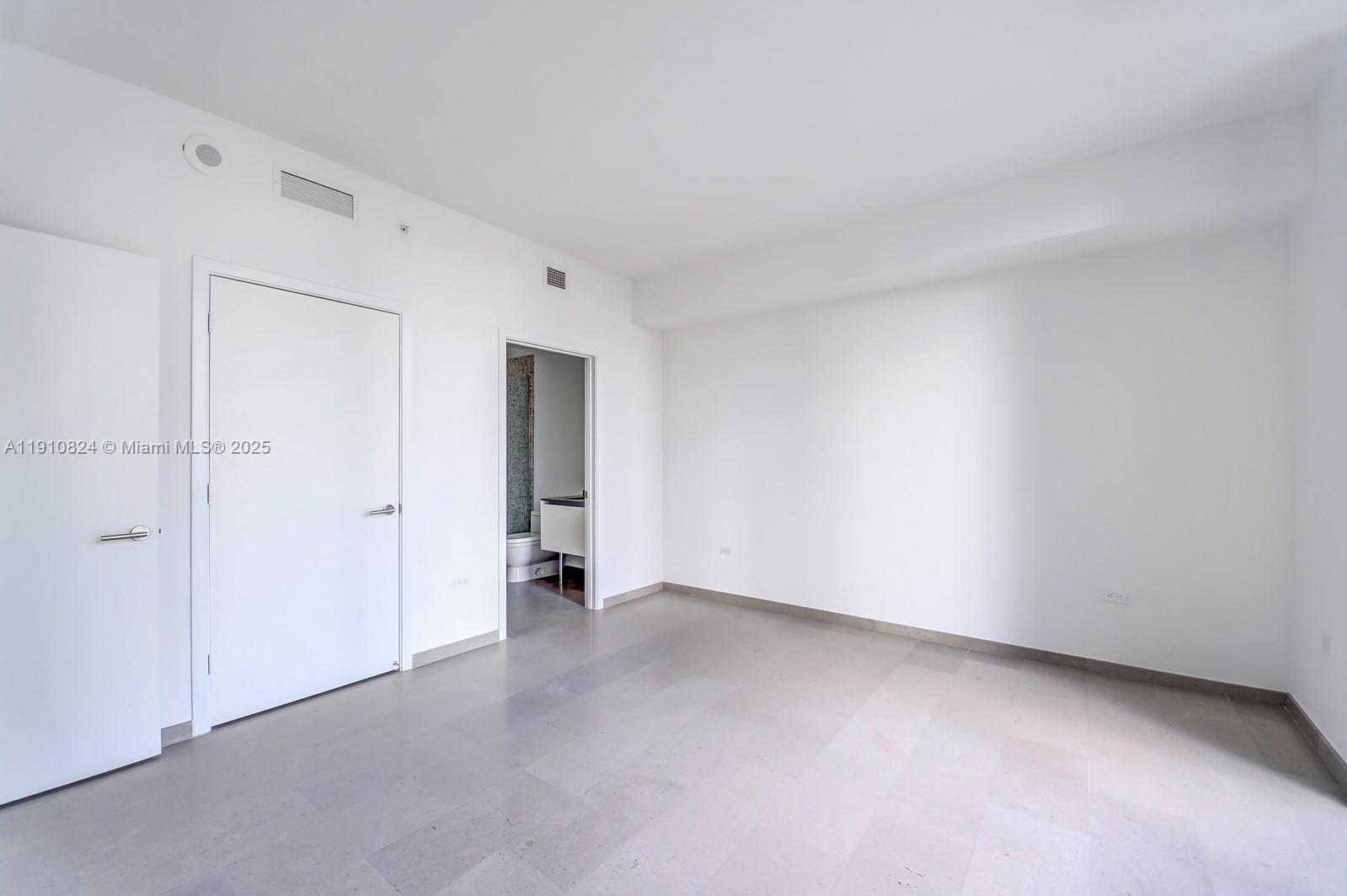 88 SW 7th St #1503, Miami FL 33130