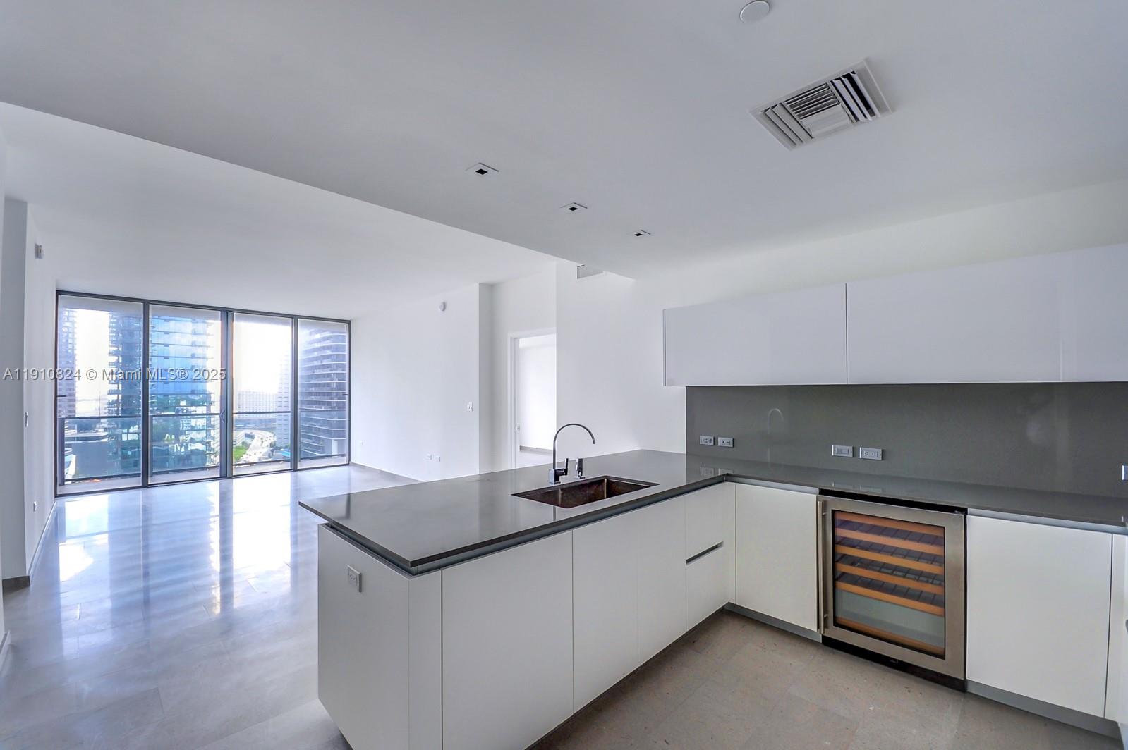 88 SW 7th St #1503, Miami FL 33130