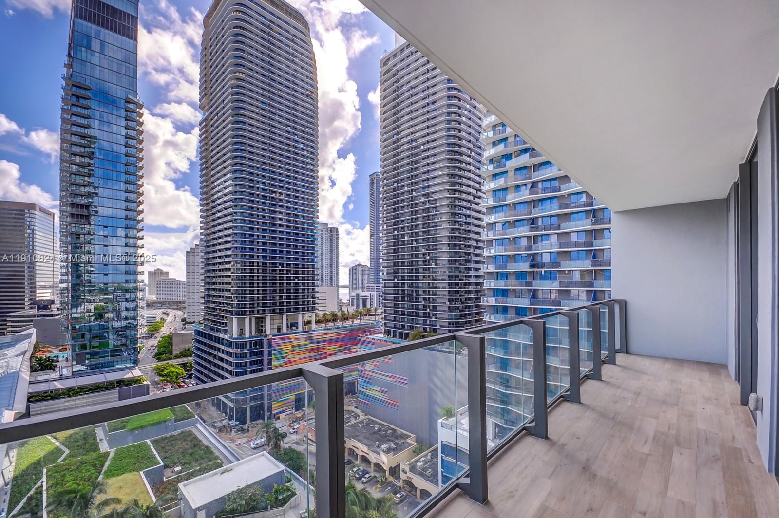 88 SW 7th St #1503, Miami FL 33130