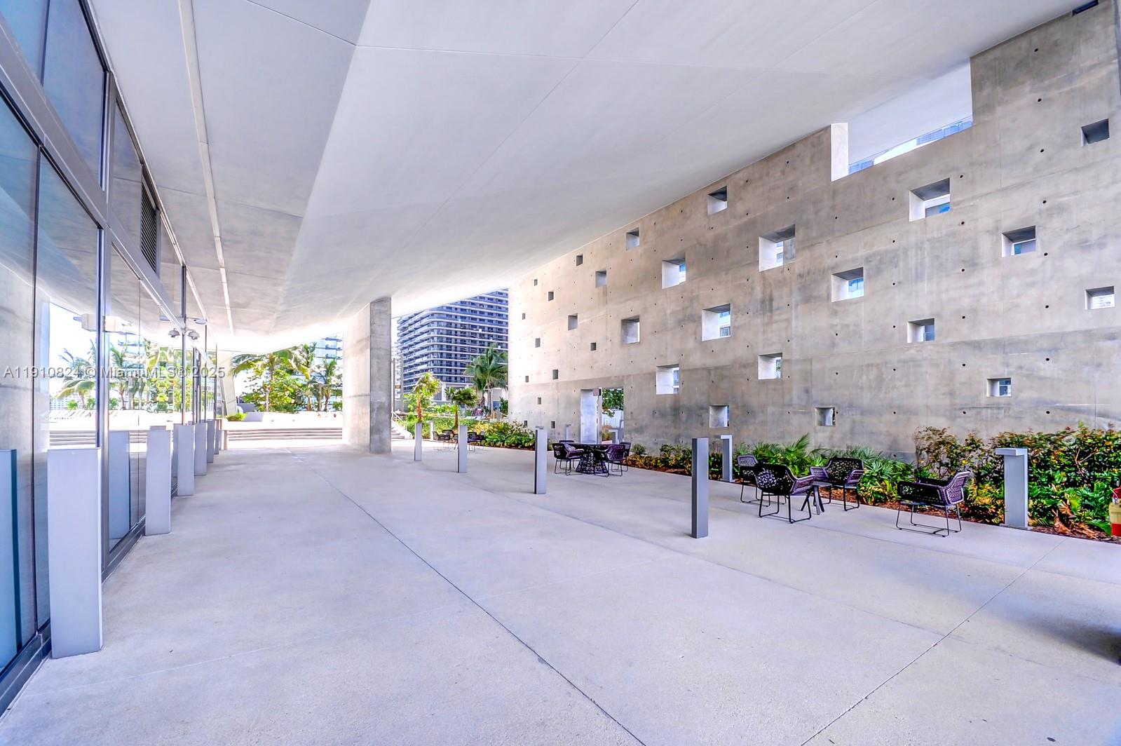 88 SW 7th St #1503, Miami FL 33130