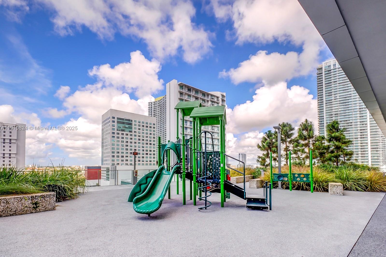 88 SW 7th St #1503, Miami FL 33130
