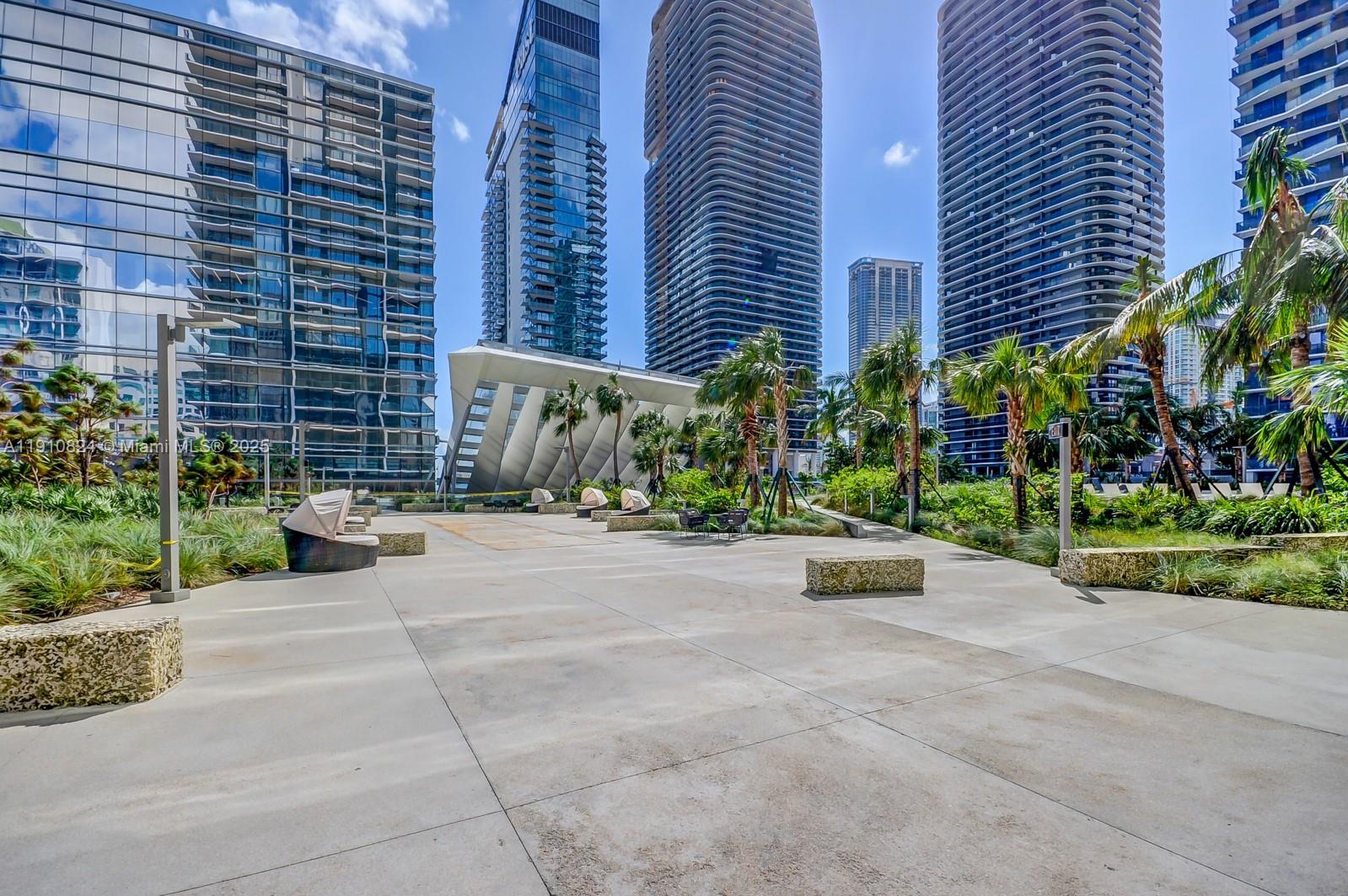 88 SW 7th St #1503, Miami FL 33130