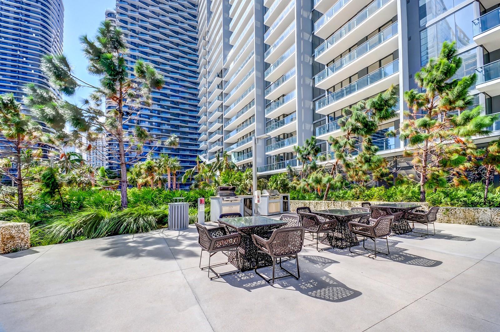 88 SW 7th St #1503, Miami FL 33130