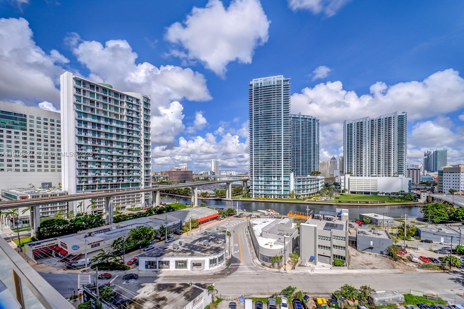 88 SW 7th St #1503, Miami FL 33130
