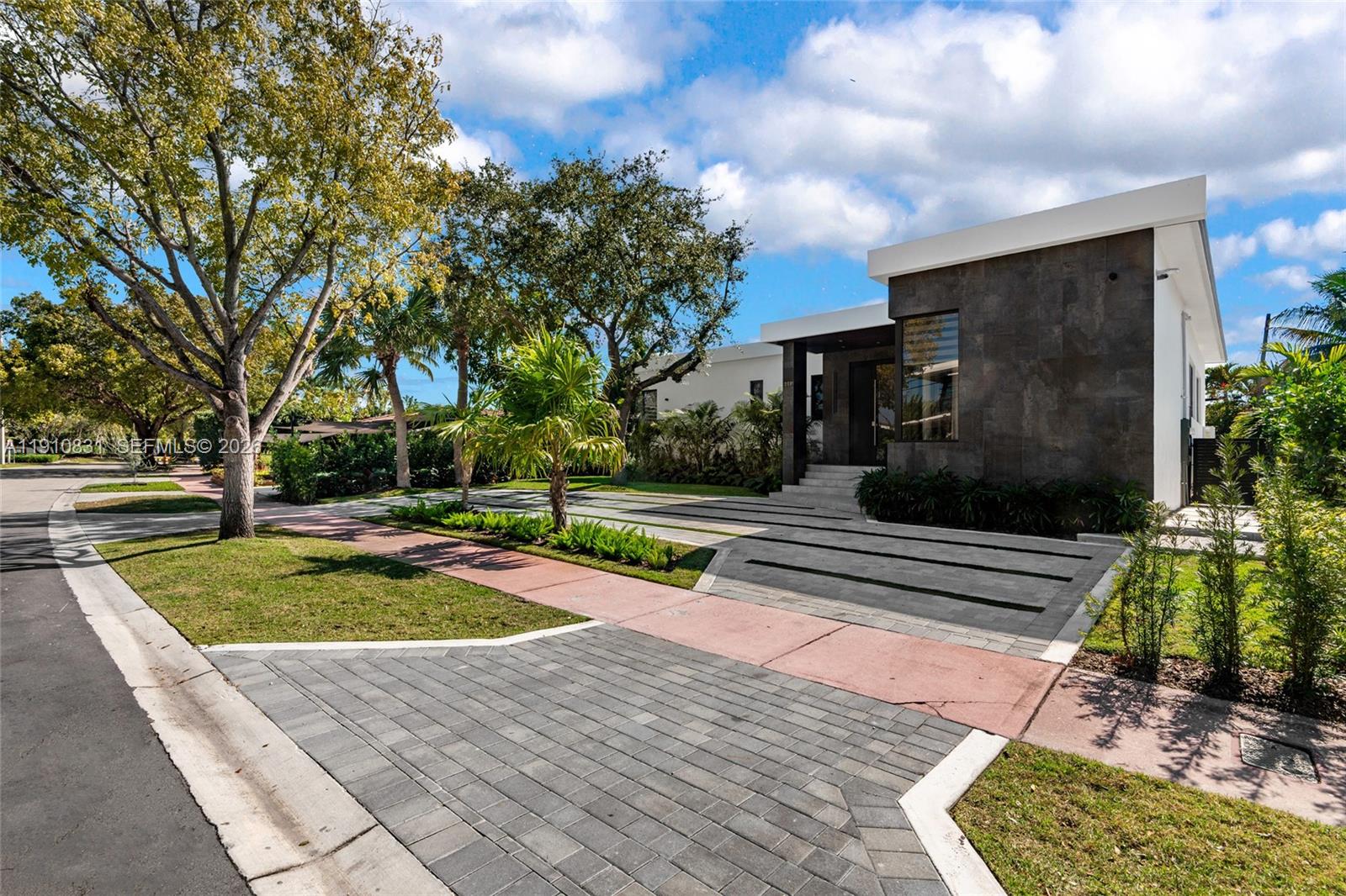 270 N Shore Dr, Miami Beach FL 33141