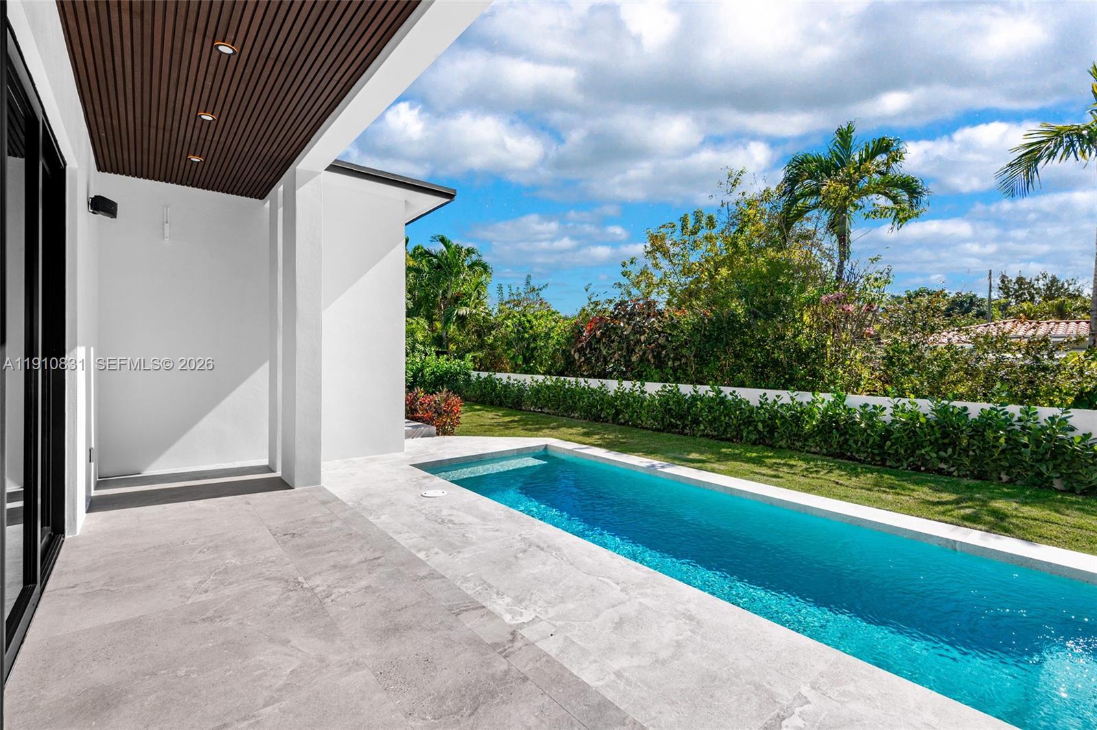 270 N Shore Dr, Miami Beach FL 33141