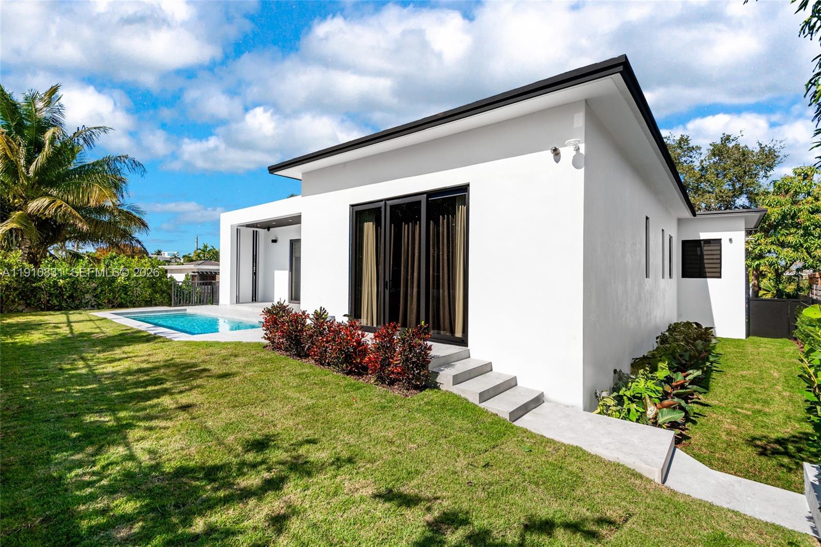 270 N Shore Dr, Miami Beach FL 33141