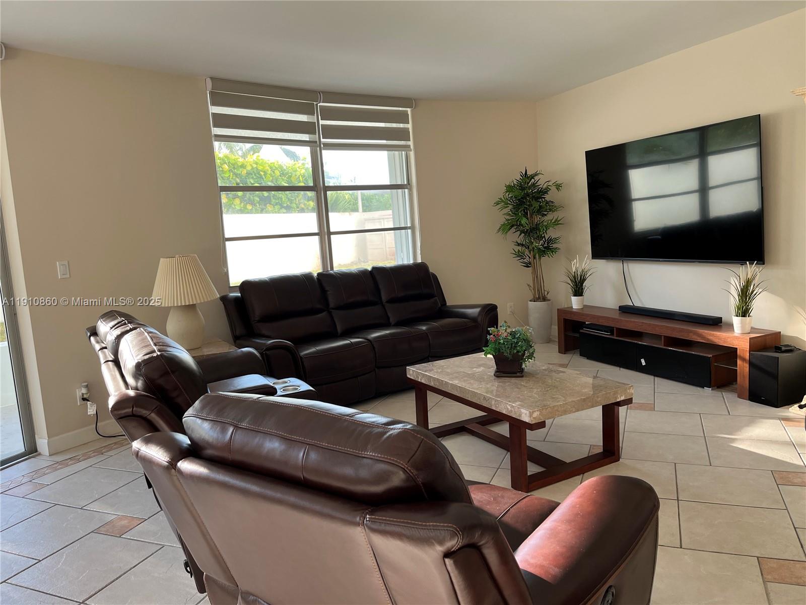 5161 Collins Ave #214, Miami Beach FL 33140