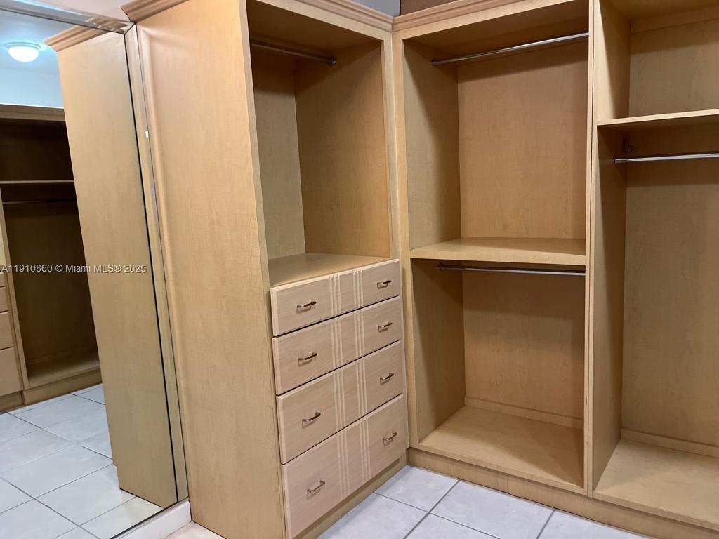 5161 Collins Ave #214, Miami Beach FL 33140