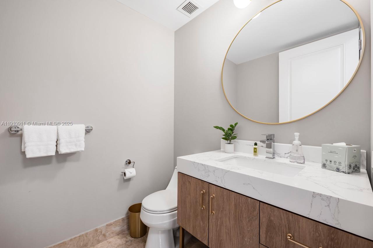 1435 Brickell Ave #3410, Miami FL 33131