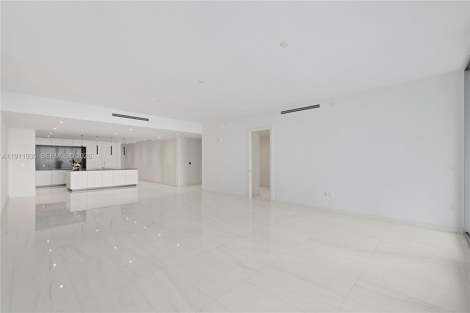 300 Biscayne Blvd Way #3404, Miami FL 33131