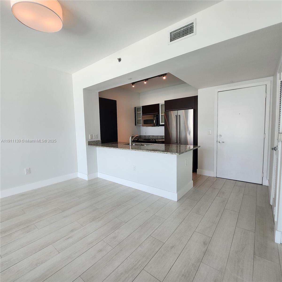 950 Brickell Bay Dr #3702, Miami FL 33131