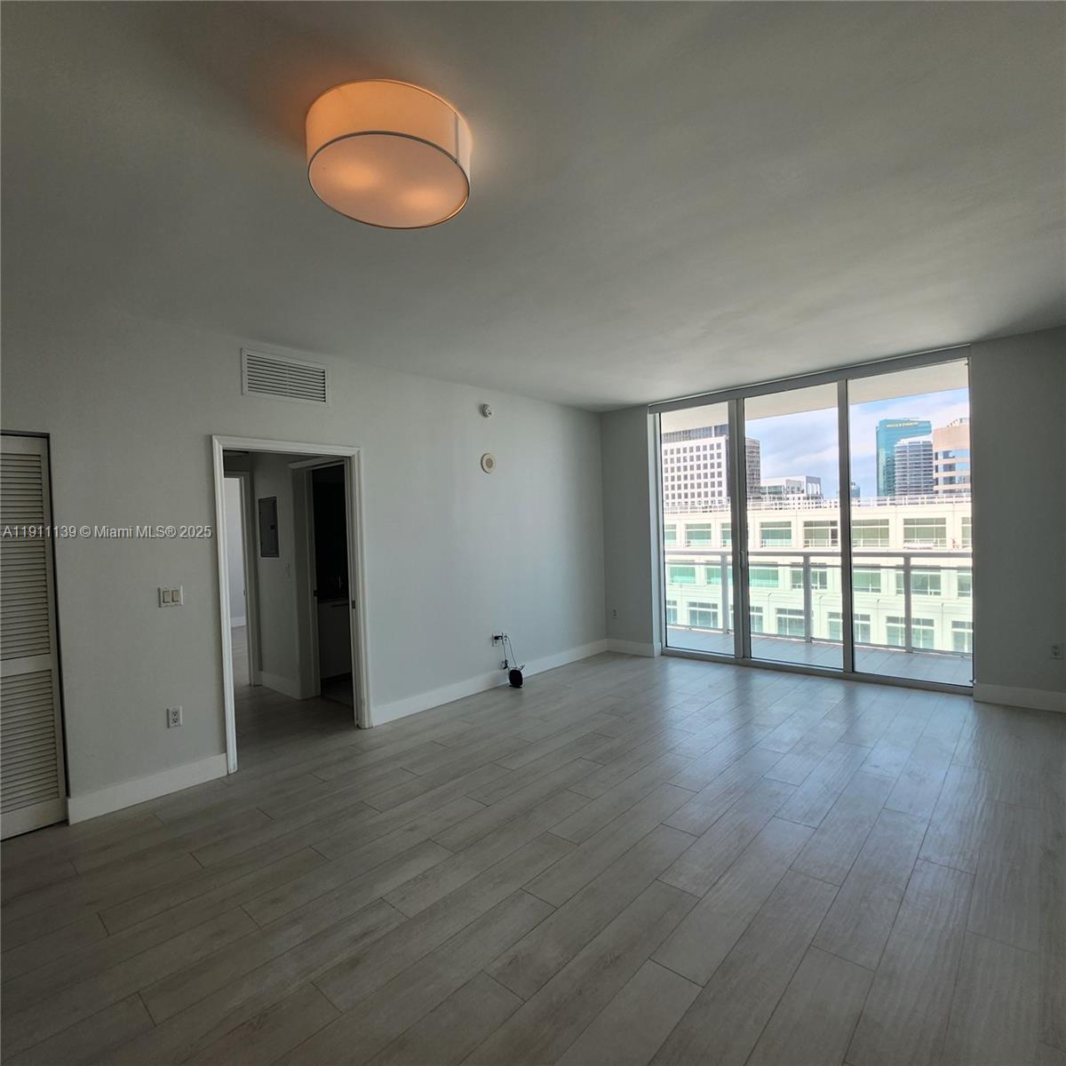 950 Brickell Bay Dr #3702, Miami FL 33131