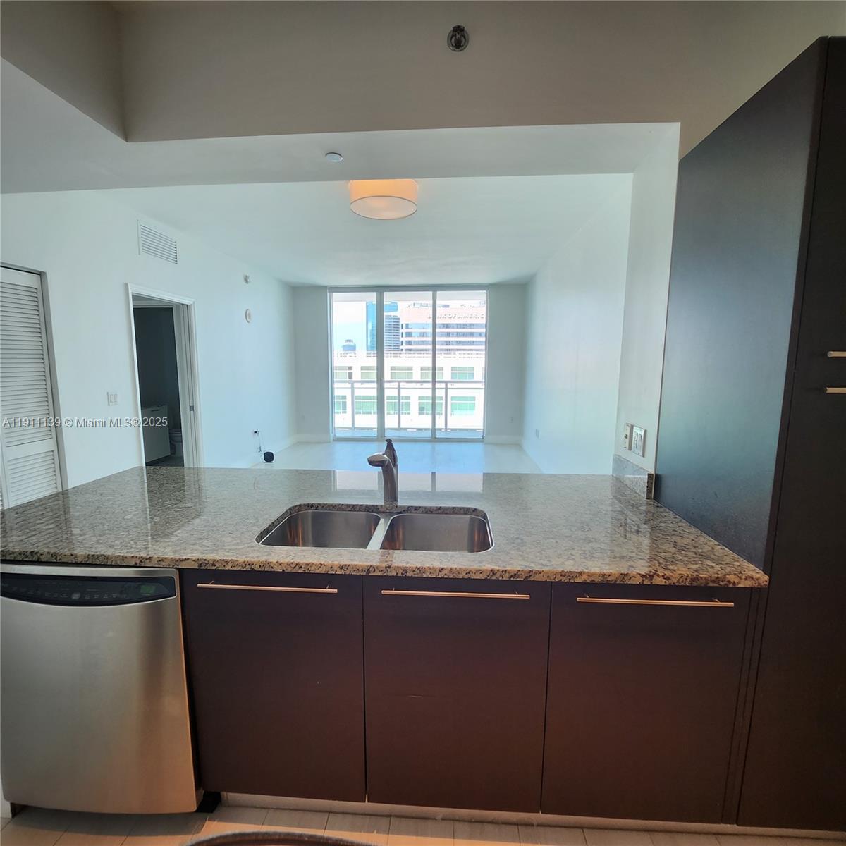 950 Brickell Bay Dr #3702, Miami FL 33131