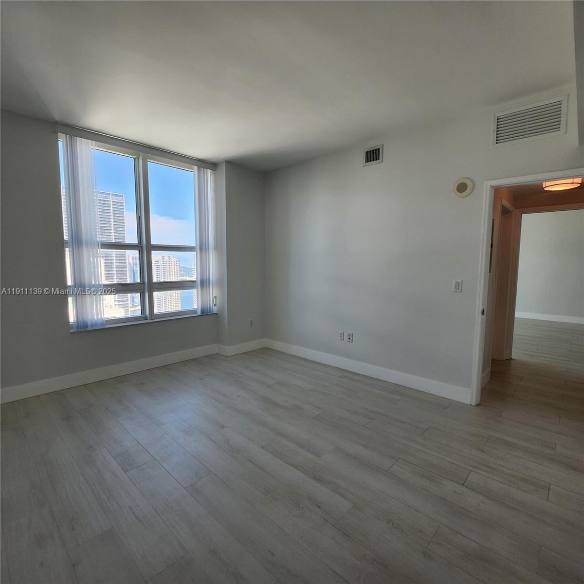 950 Brickell Bay Dr #3702, Miami FL 33131