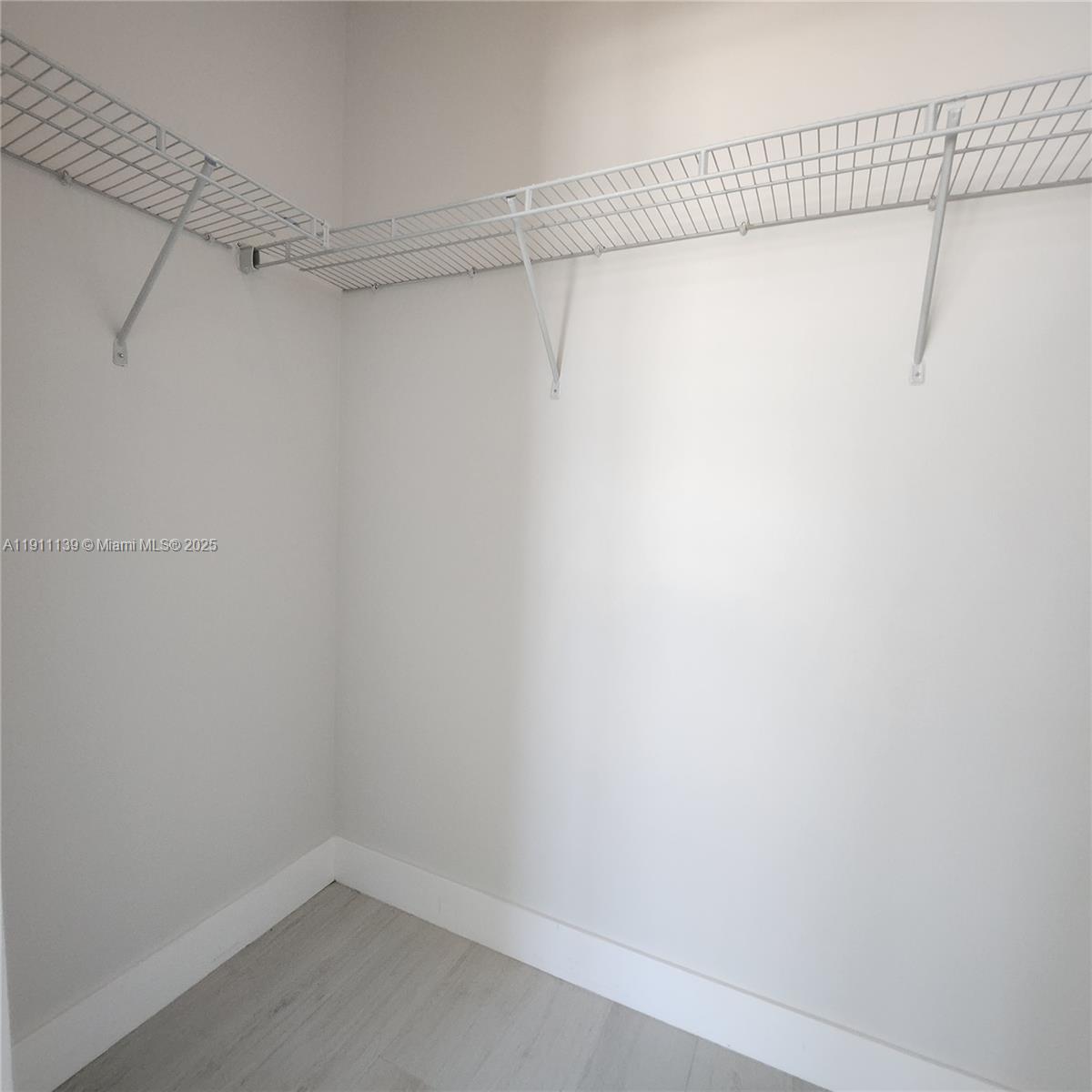 950 Brickell Bay Dr #3702, Miami FL 33131