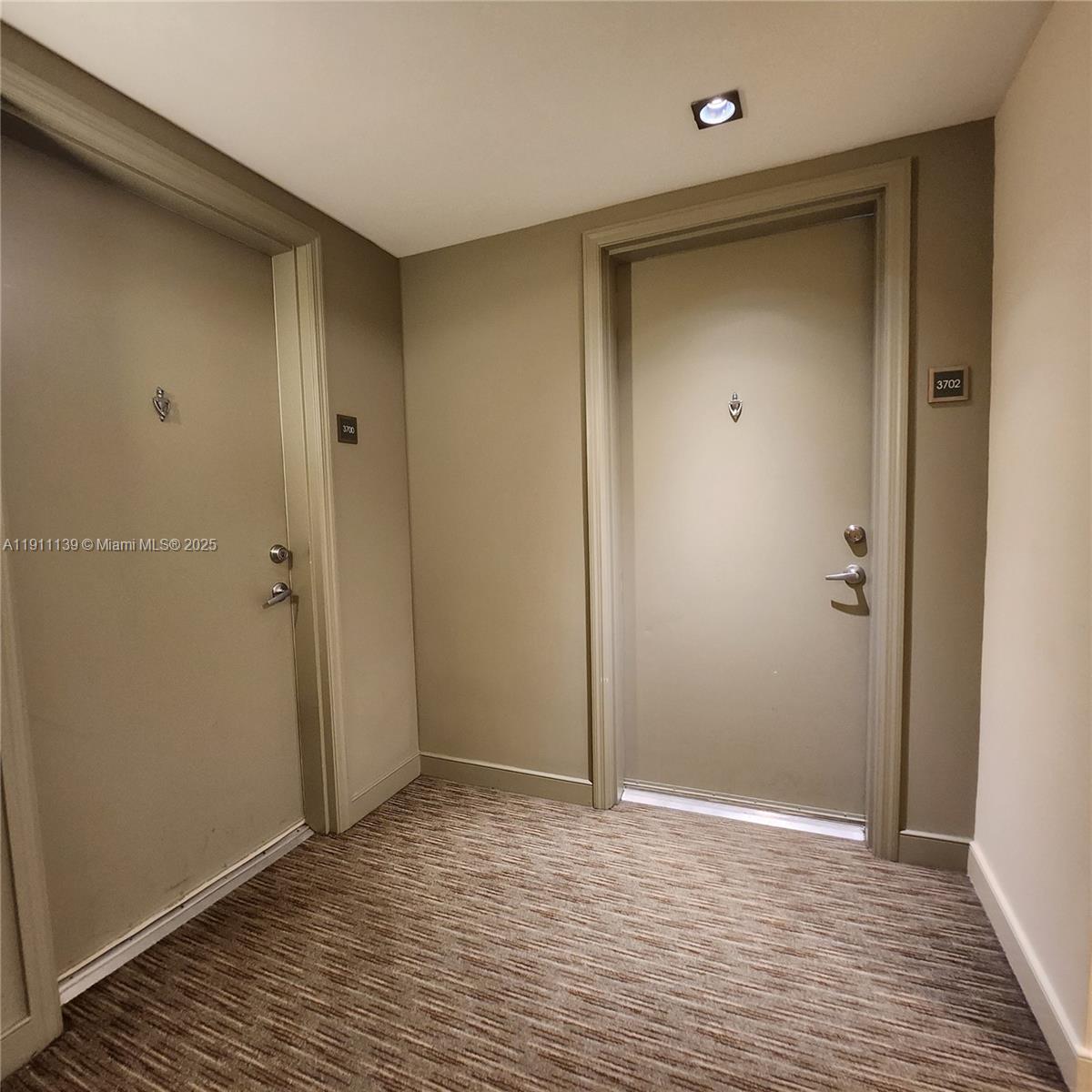 950 Brickell Bay Dr #3702, Miami FL 33131