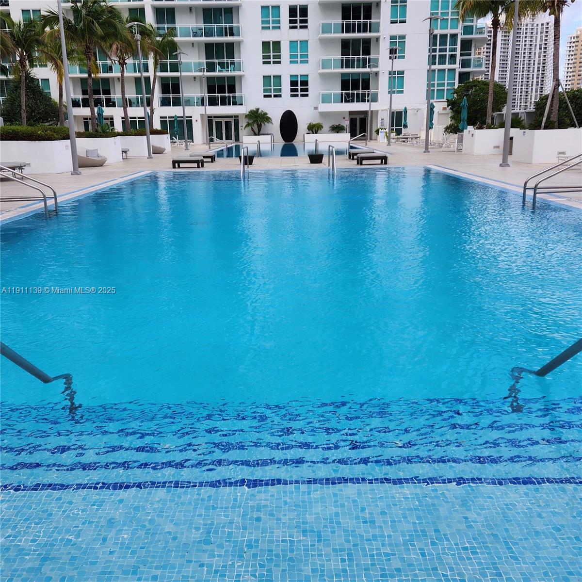 950 Brickell Bay Dr #3702, Miami FL 33131