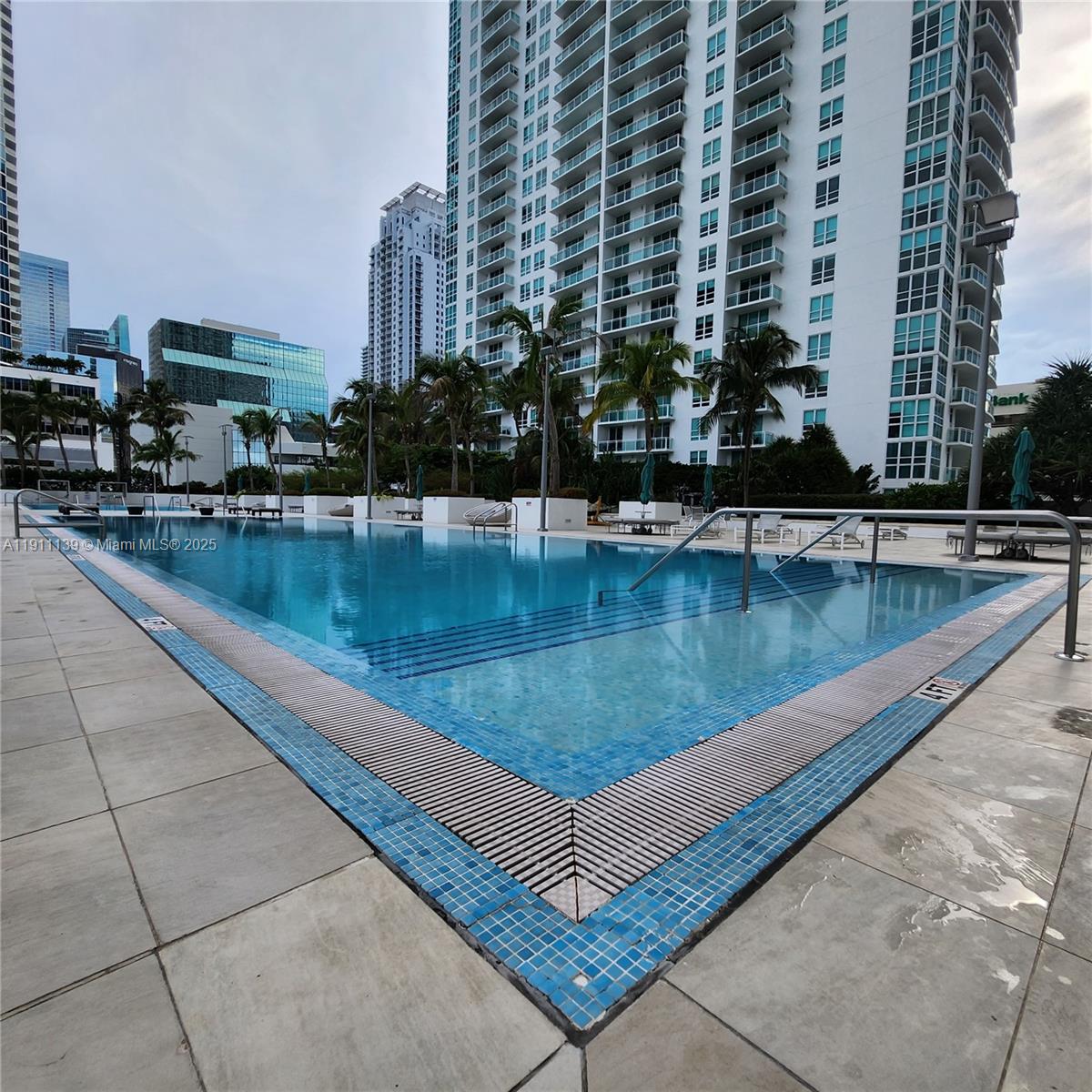 950 Brickell Bay Dr #3702, Miami FL 33131