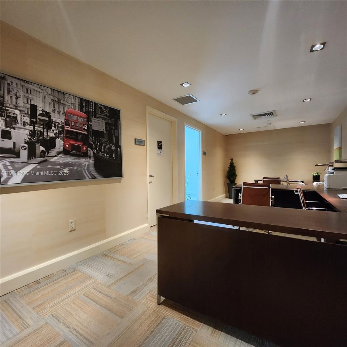 950 Brickell Bay Dr #3702, Miami FL 33131