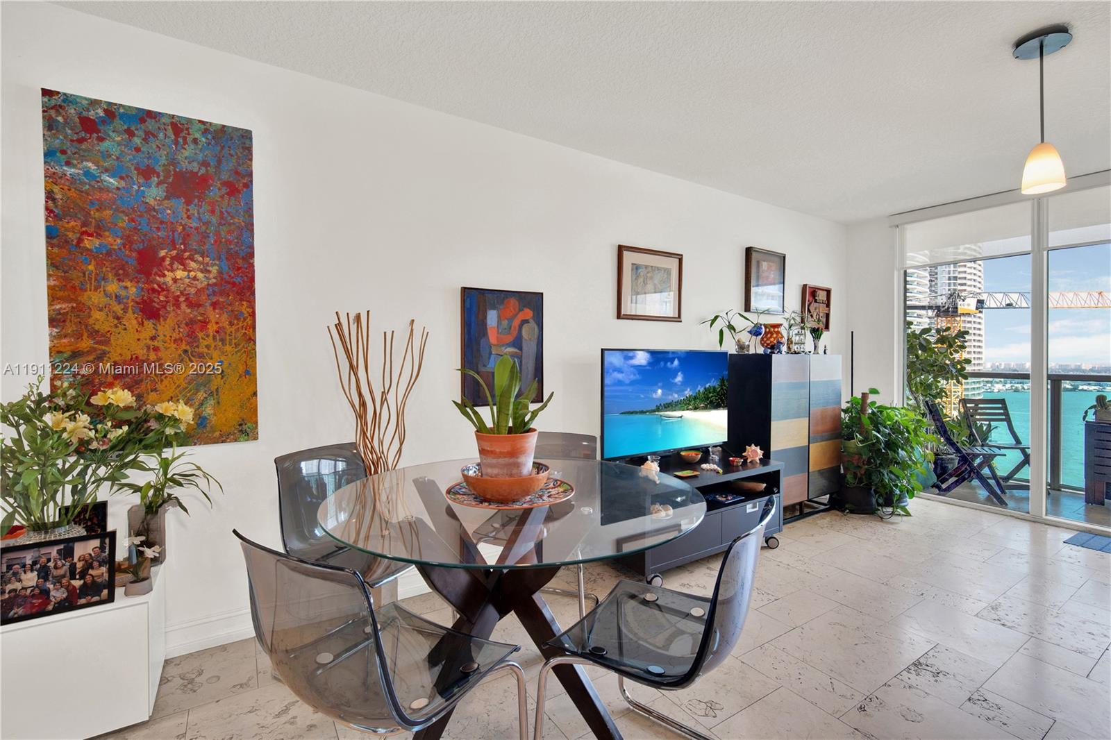 31 SE 5th St #2910, Miami FL 33131
