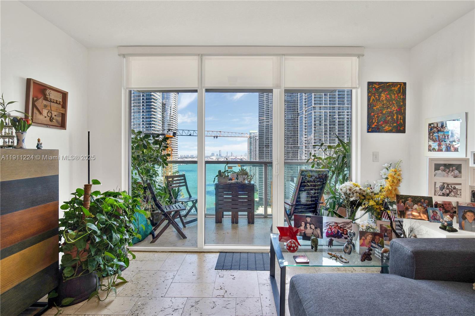 31 SE 5th St #2910, Miami FL 33131