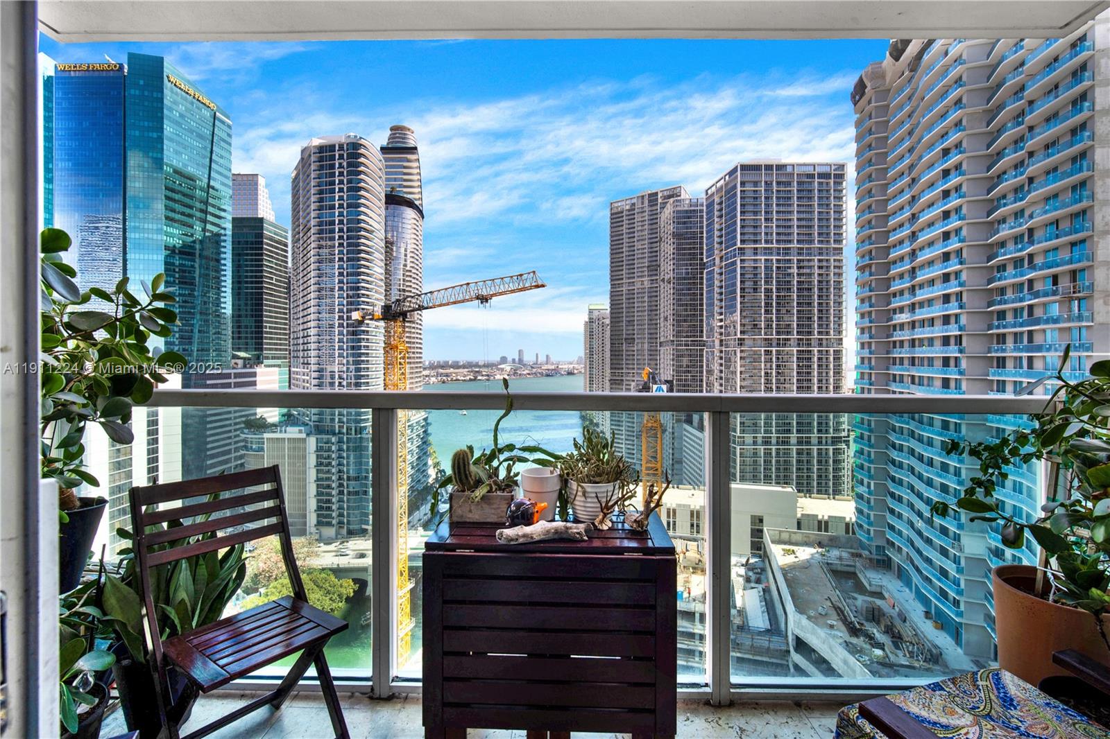 31 SE 5th St #2910, Miami FL 33131