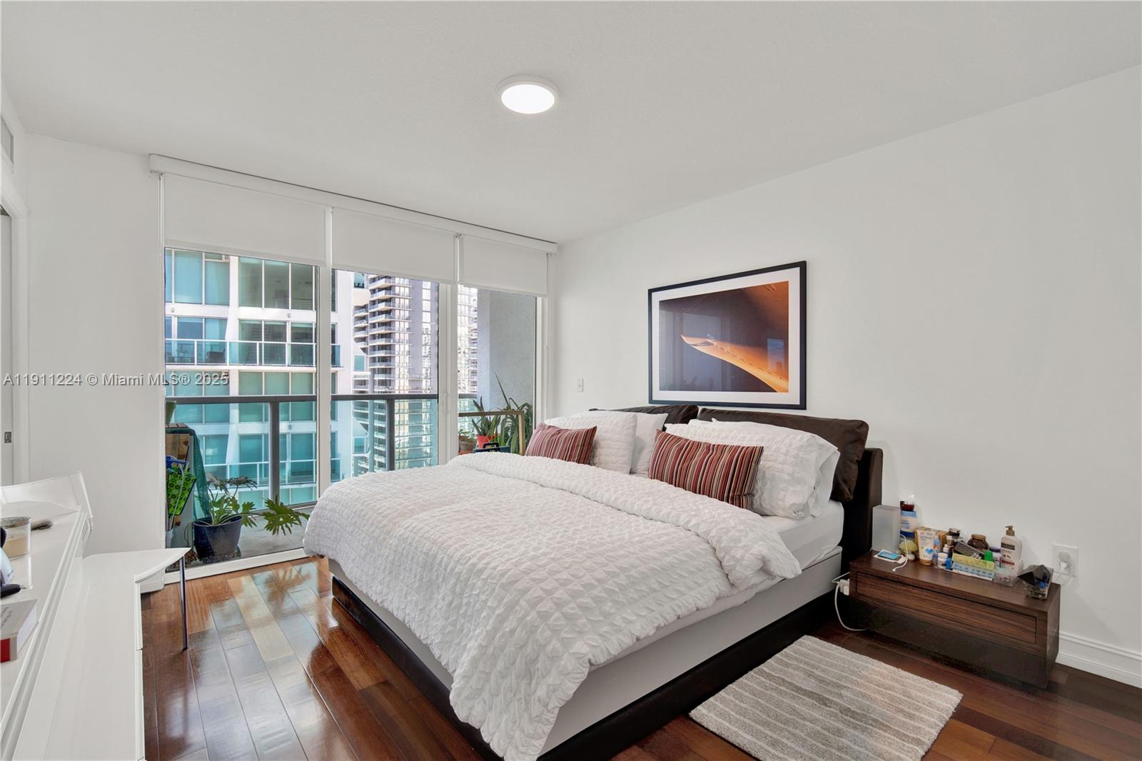 31 SE 5th St #2910, Miami FL 33131
