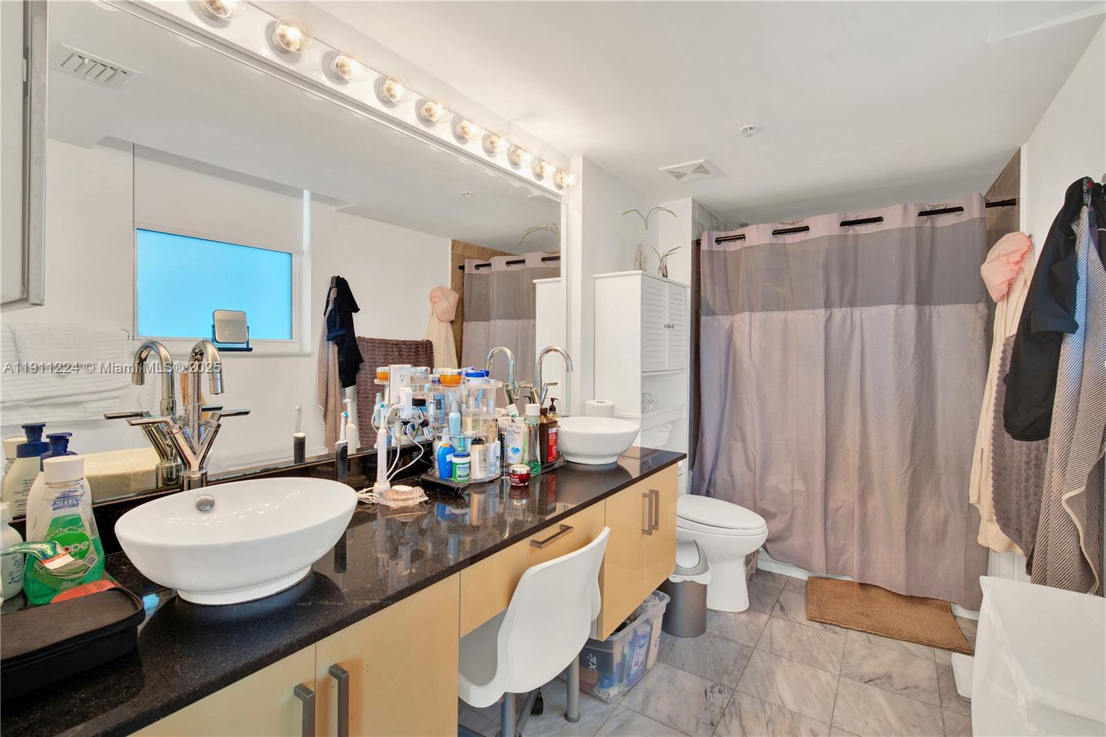 31 SE 5th St #2910, Miami FL 33131