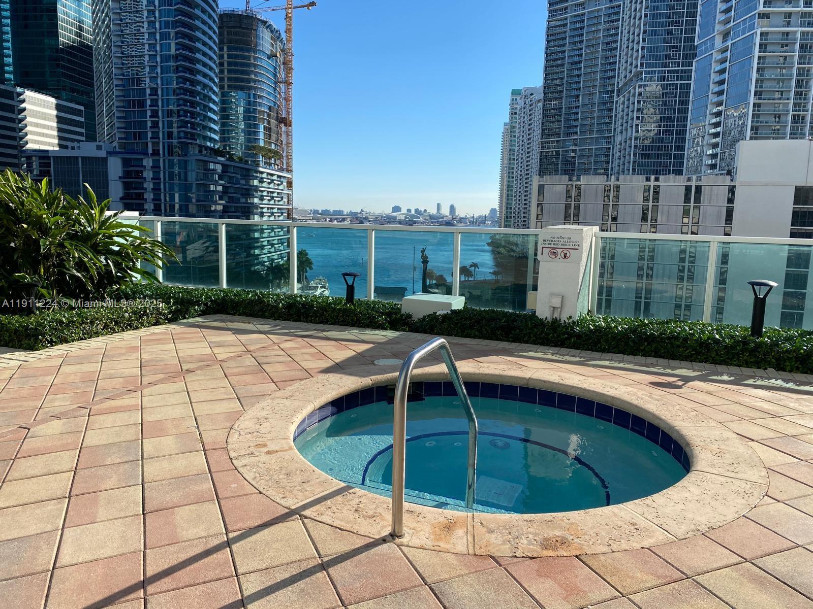 31 SE 5th St #2910, Miami FL 33131