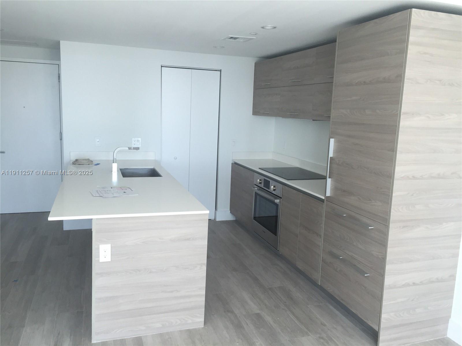 1300 S Miami Ave #3204, Miami FL 33130
