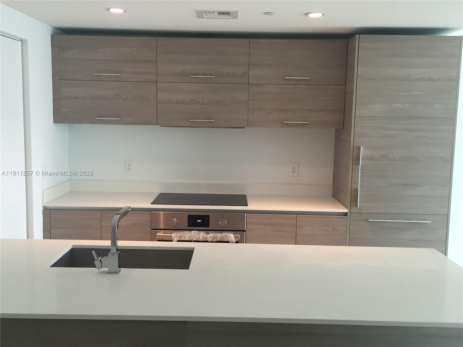1300 S Miami Ave #3204, Miami FL 33130