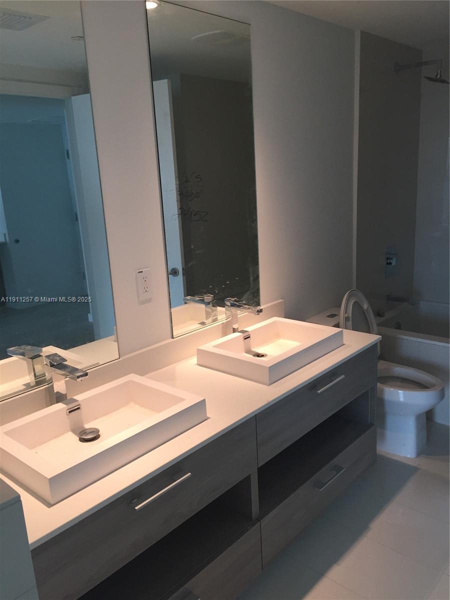 1300 S Miami Ave #3204, Miami FL 33130