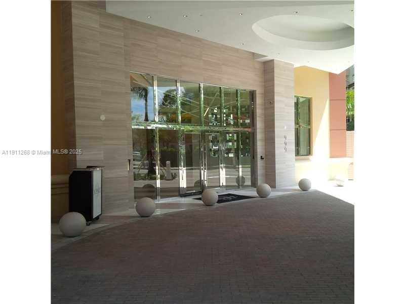 999 SW 1st Ave #1413, Miami FL 33130