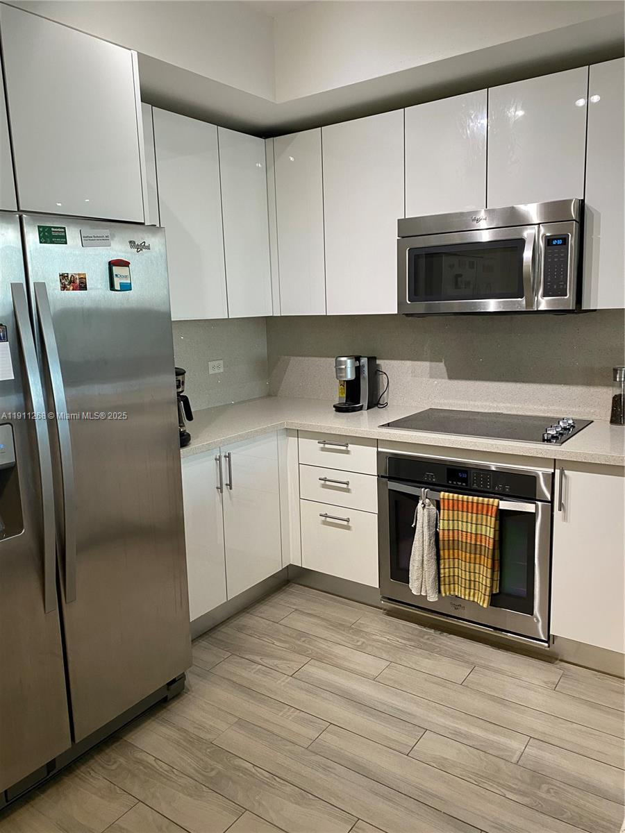 999 SW 1st Ave #1413, Miami FL 33130