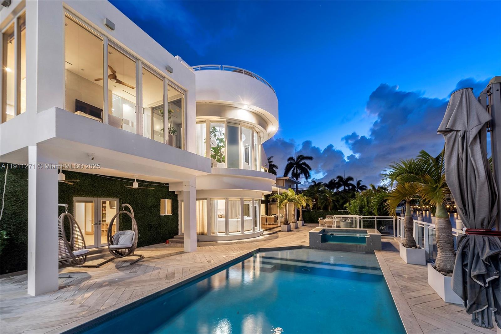 1319 Seminole Dr, Fort Lauderdale FL 33304