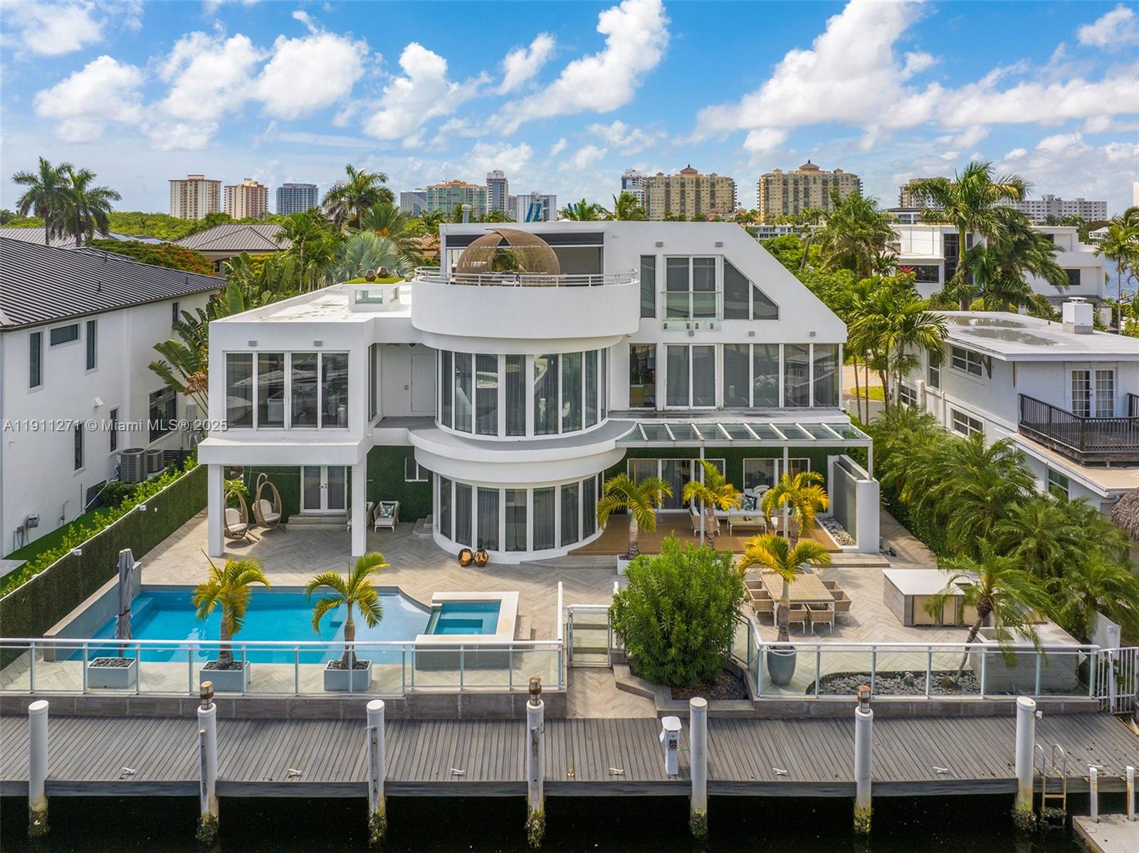 1319 Seminole Dr, Fort Lauderdale FL 33304