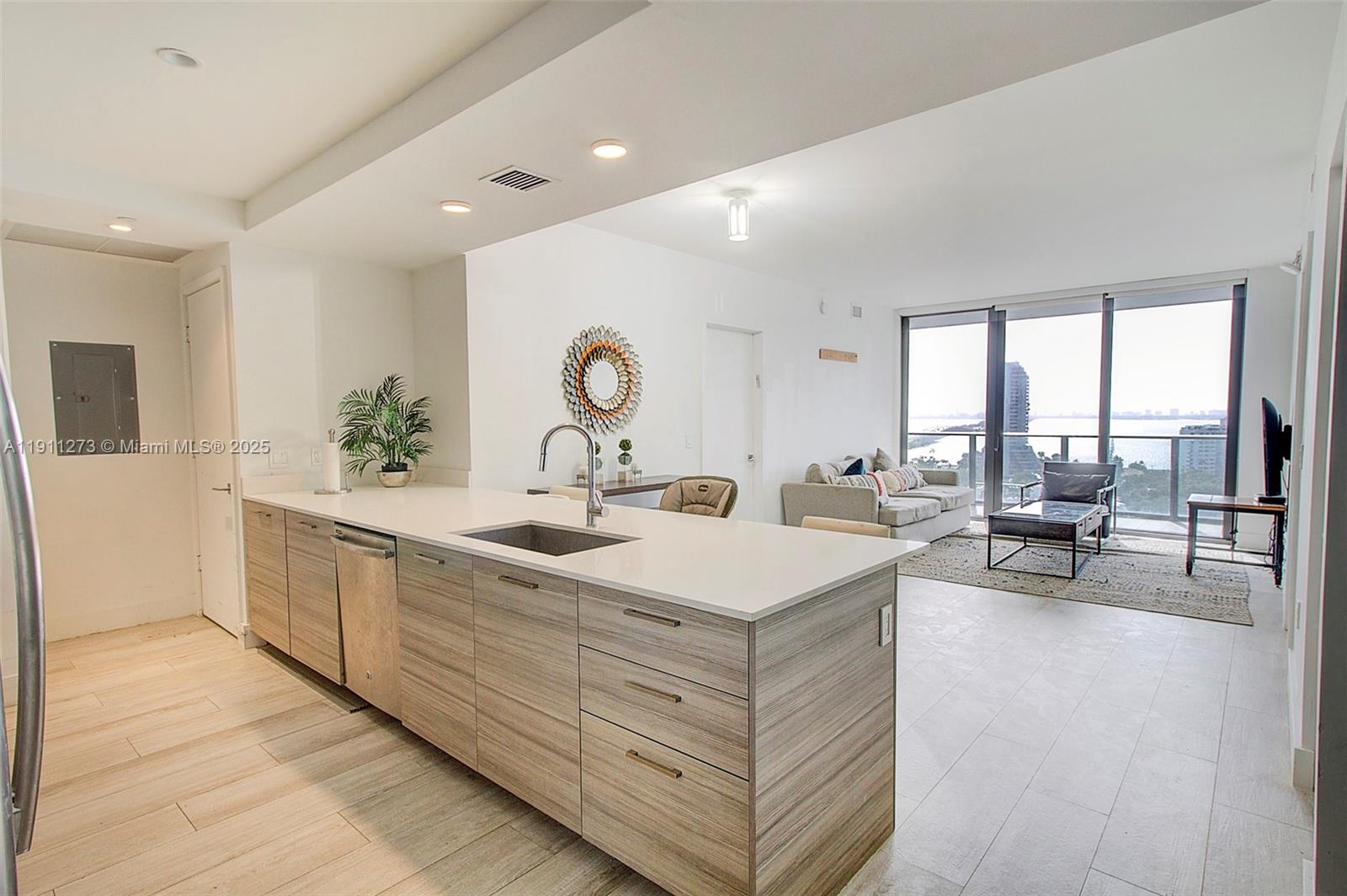 121 NE 34th St #1507, Miami FL 33137
