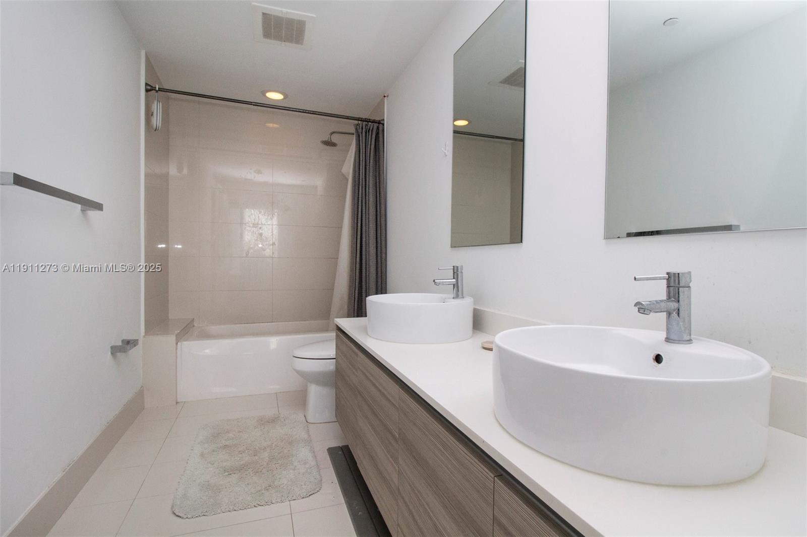 121 NE 34th St #1507, Miami FL 33137