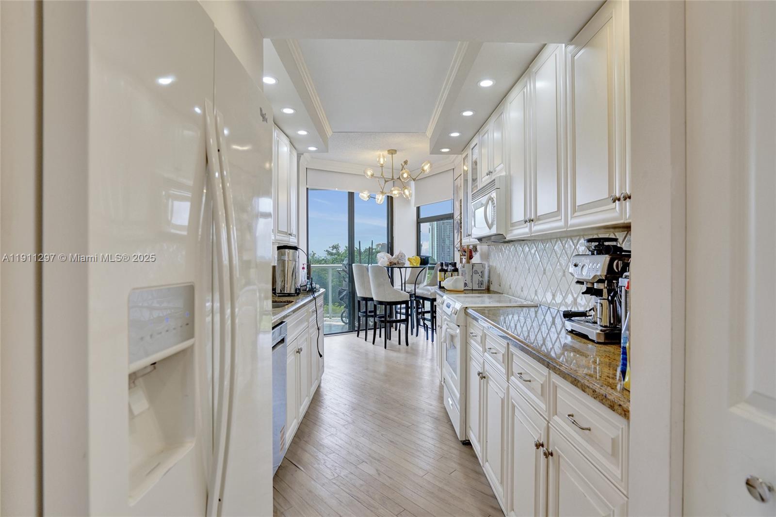 20281 E Country Club Dr #511, Aventura FL 33180