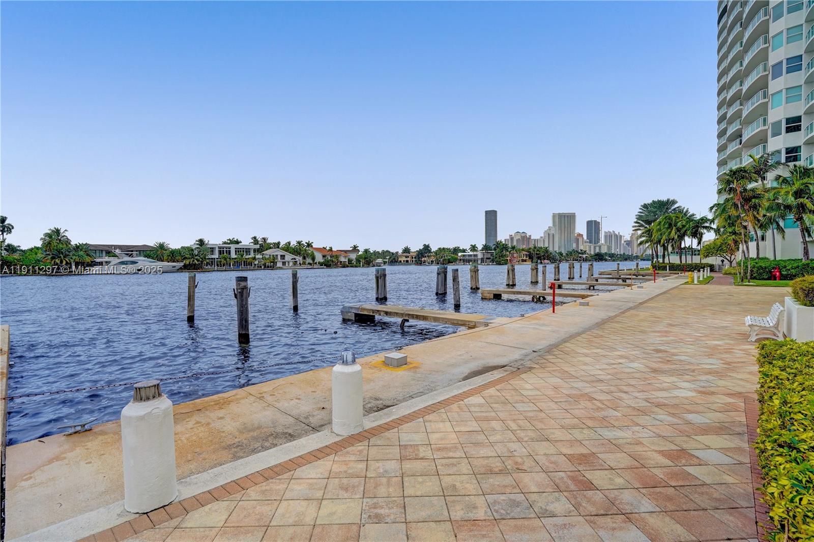 20281 E Country Club Dr #511, Aventura FL 33180