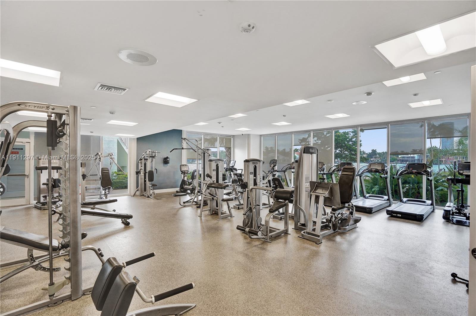 20281 E Country Club Dr #511, Aventura FL 33180