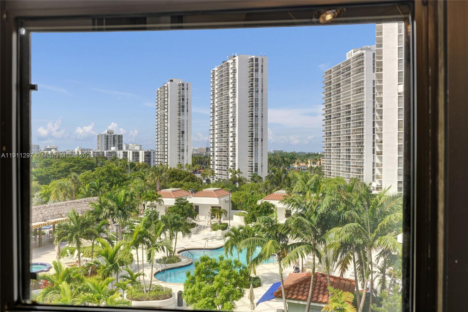 20281 E Country Club Dr #511, Aventura FL 33180
