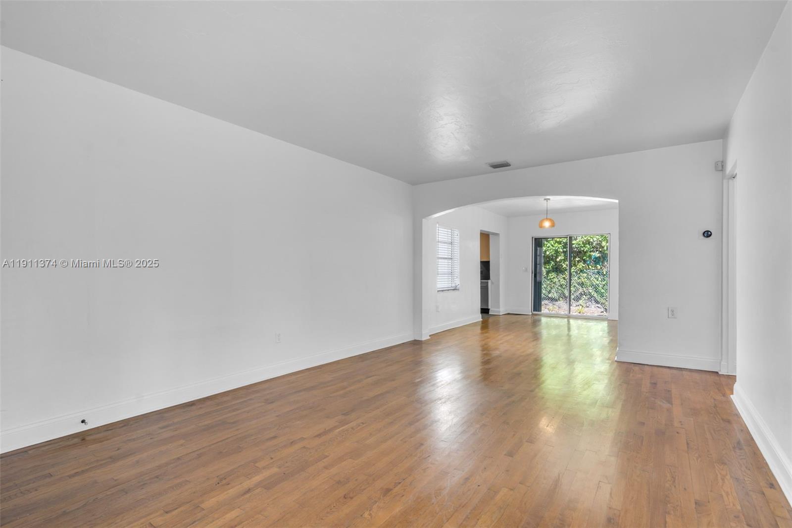 10 Century Ln, Miami Beach FL 33139