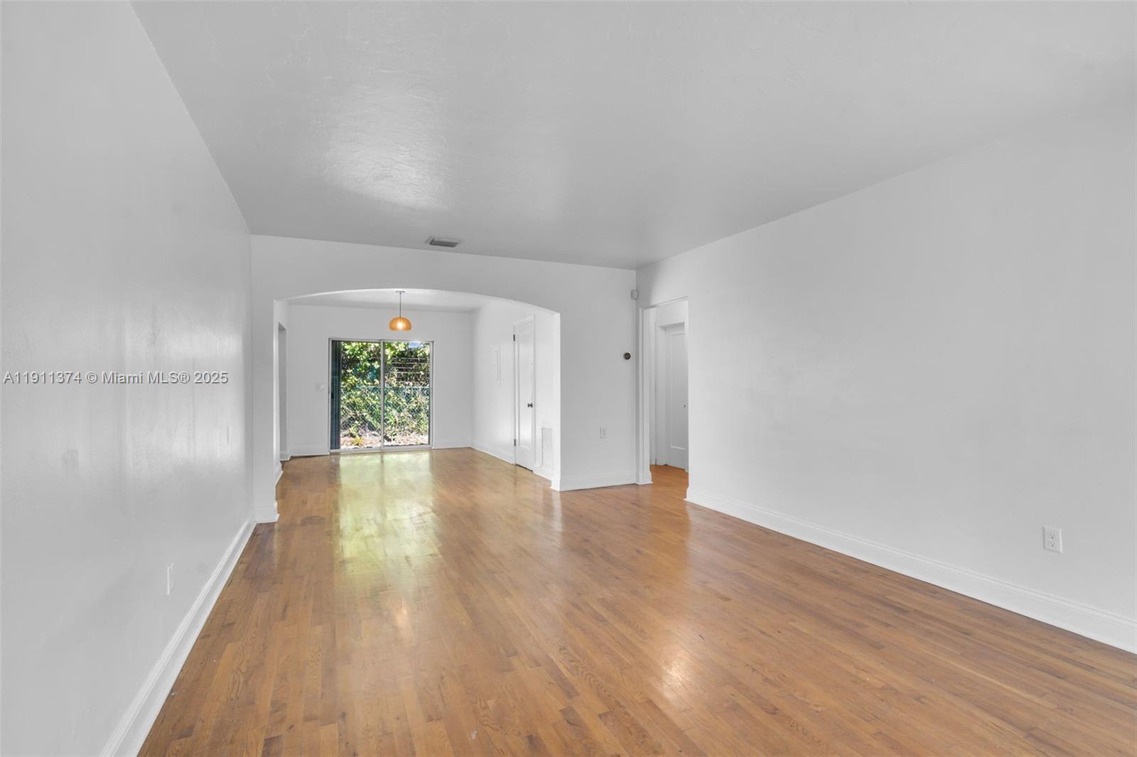 10 Century Ln, Miami Beach FL 33139